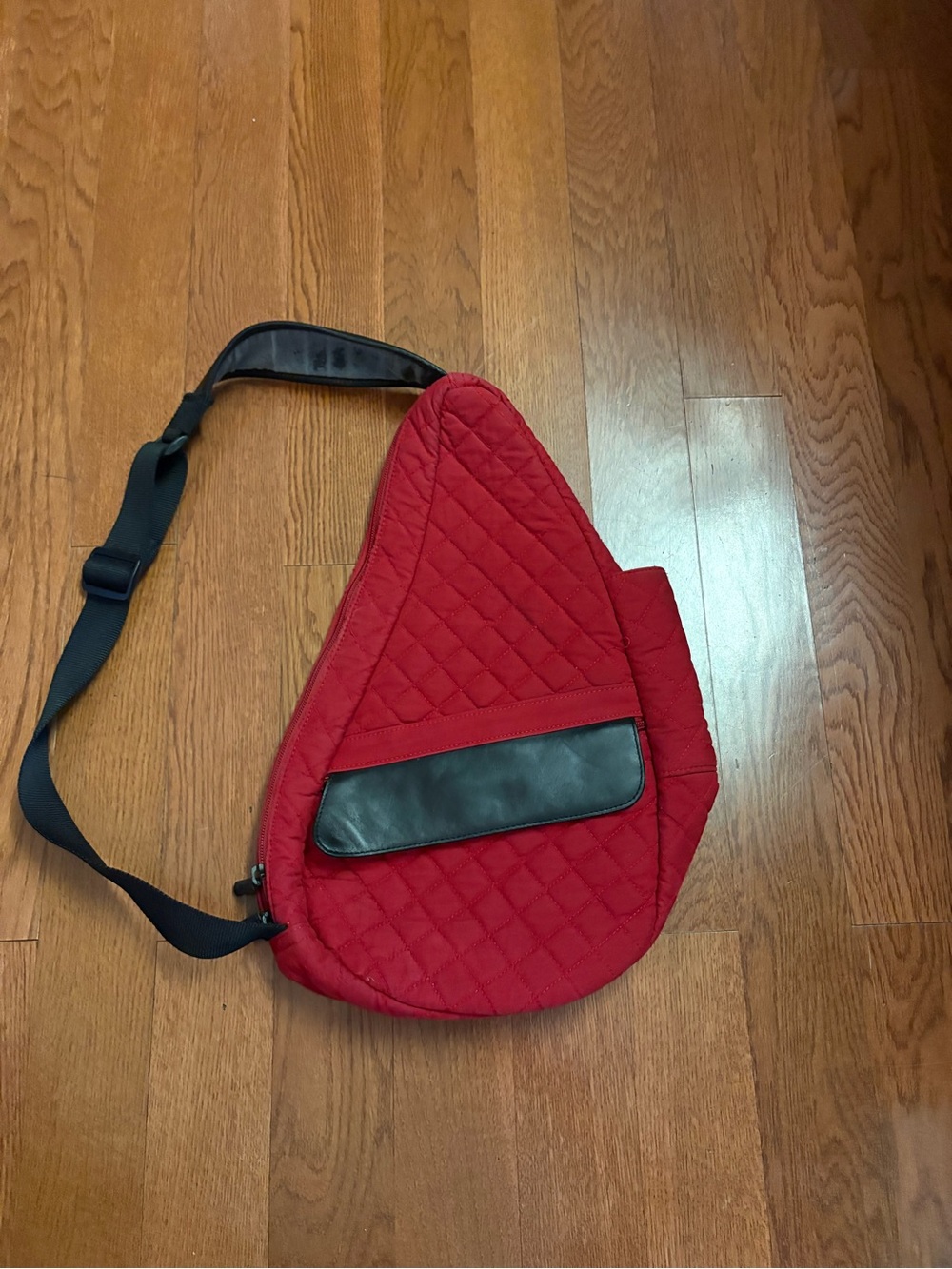 Ameribag by LL Bean Healthy Back Bag Red quilted Black adjustable strap